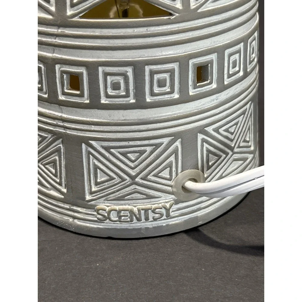 Scentsy Hildalgo Aztec Tribal Grey Ceramic Electric Wax Warmer 36888 Glass Dish